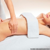 massagem modeladora na barriga Aguassai